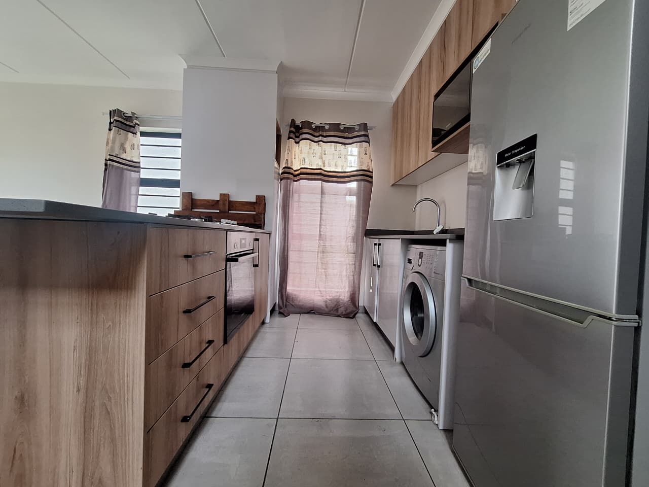 Image 4 of 6