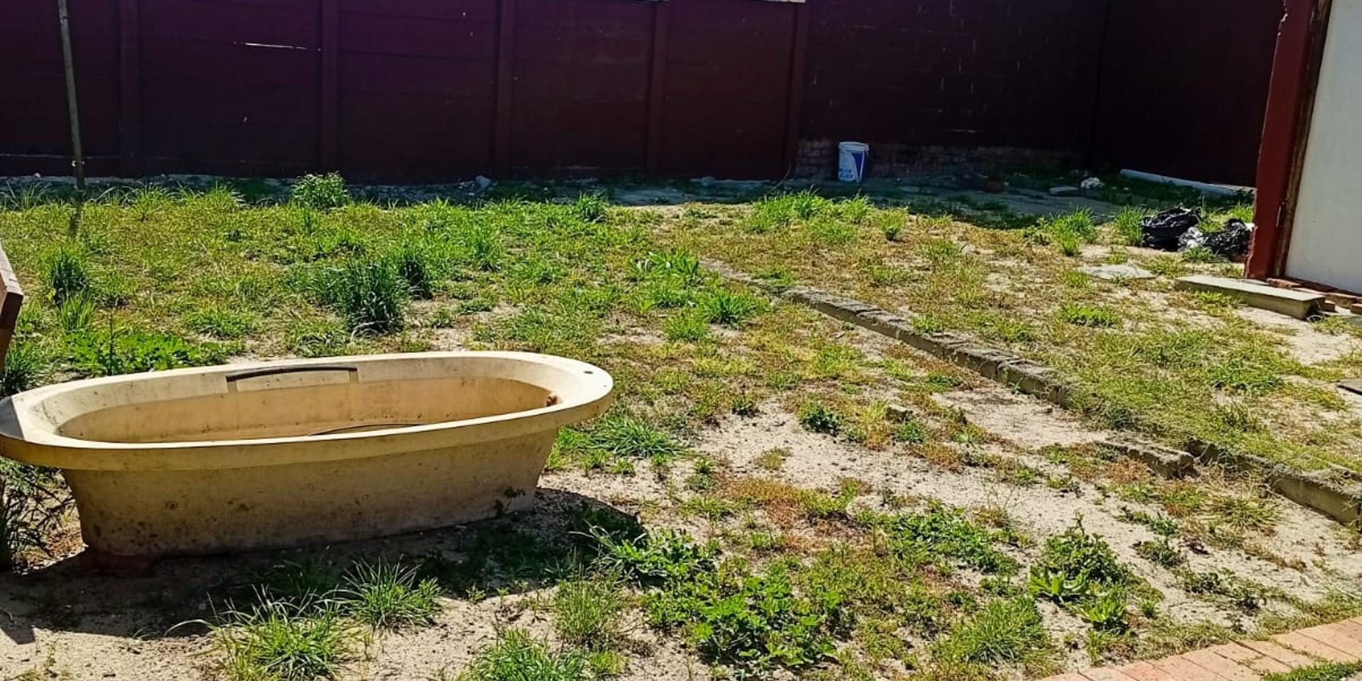 Image 2 of 6
