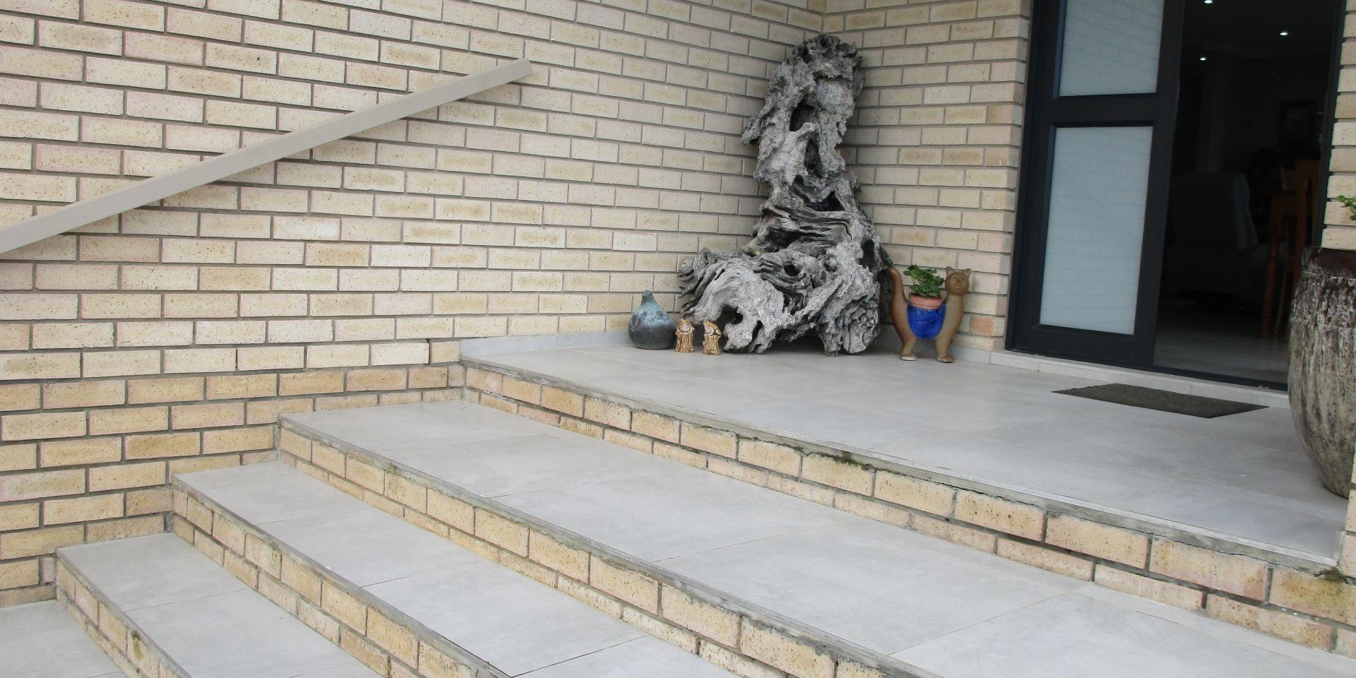 Image 2 of 6