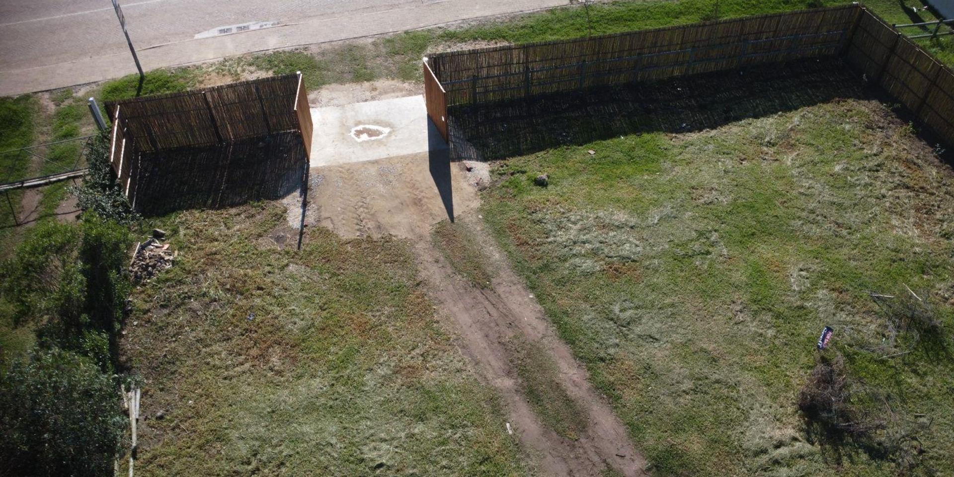 Image 3 of 6