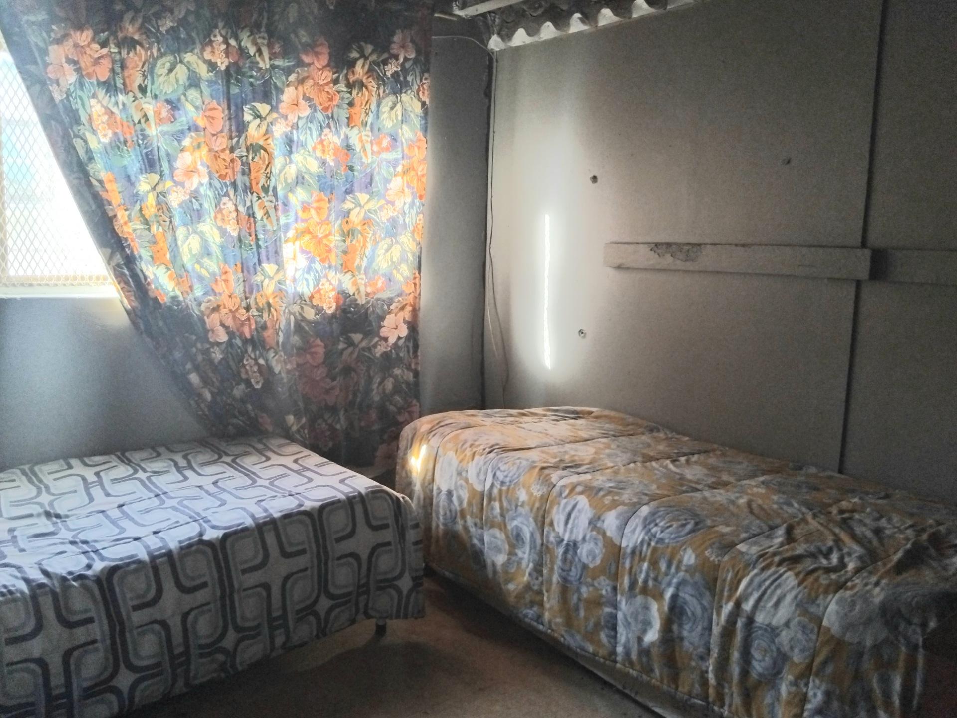 Image 3 of 6