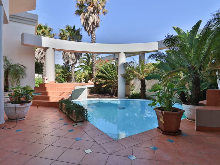 Main property image