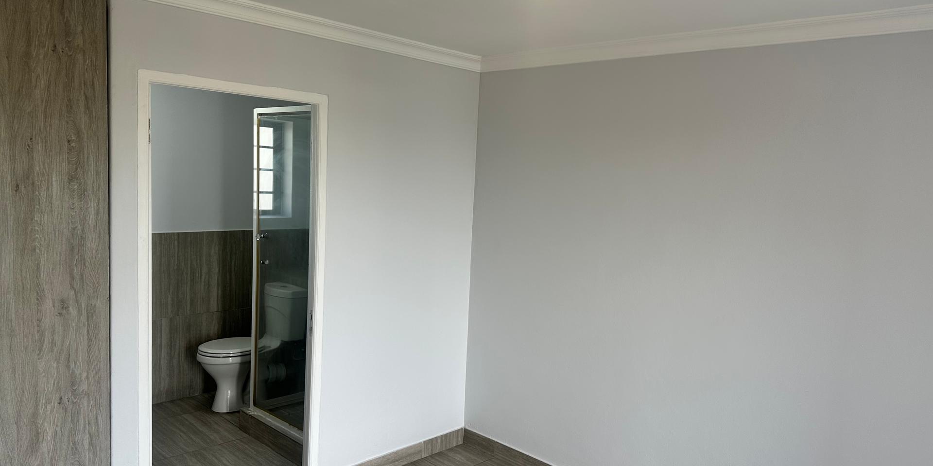 Image 4 of 6