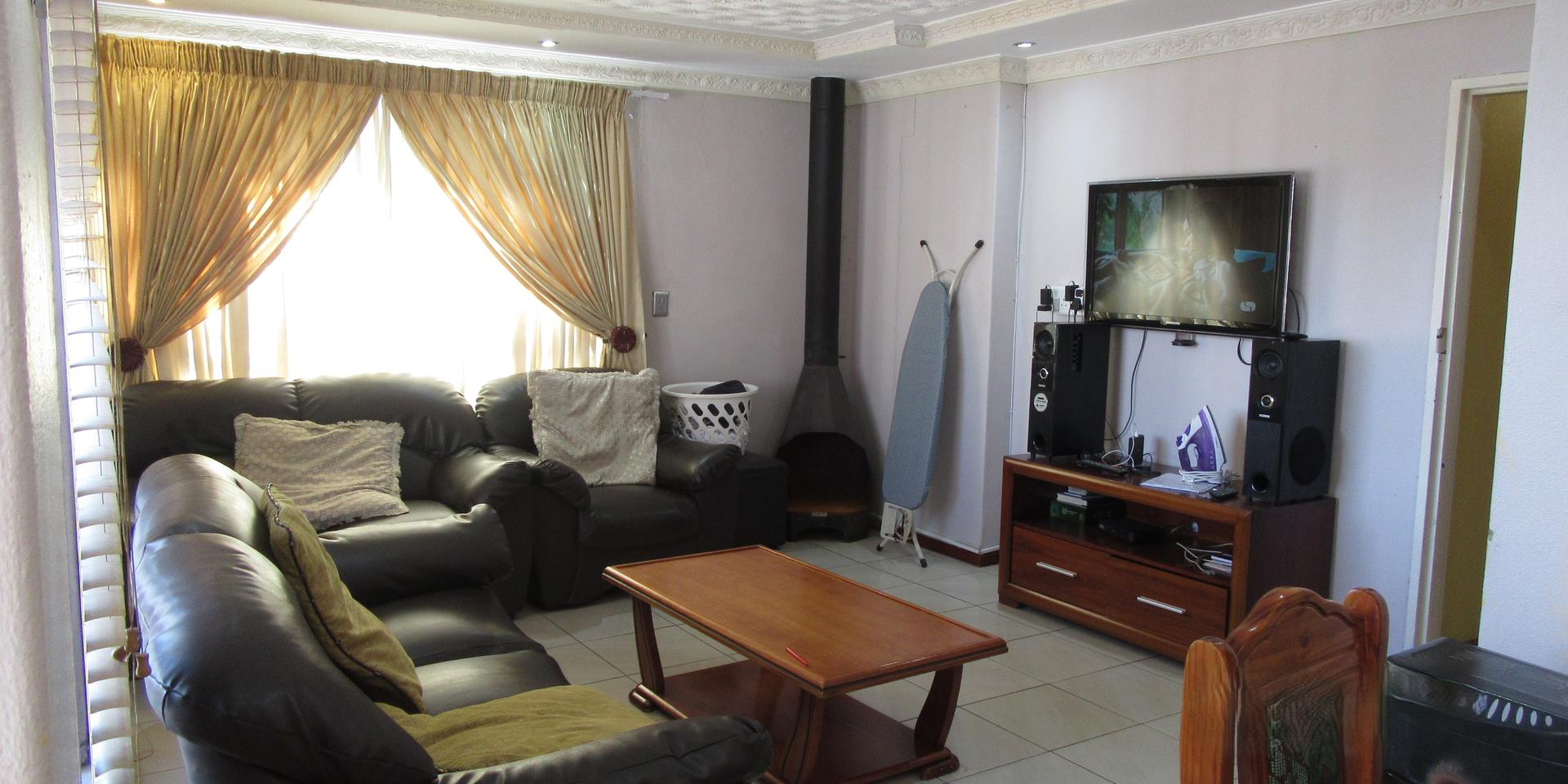 Image 4 of 6