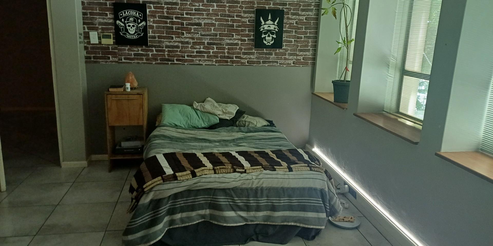 Image 3 of 6