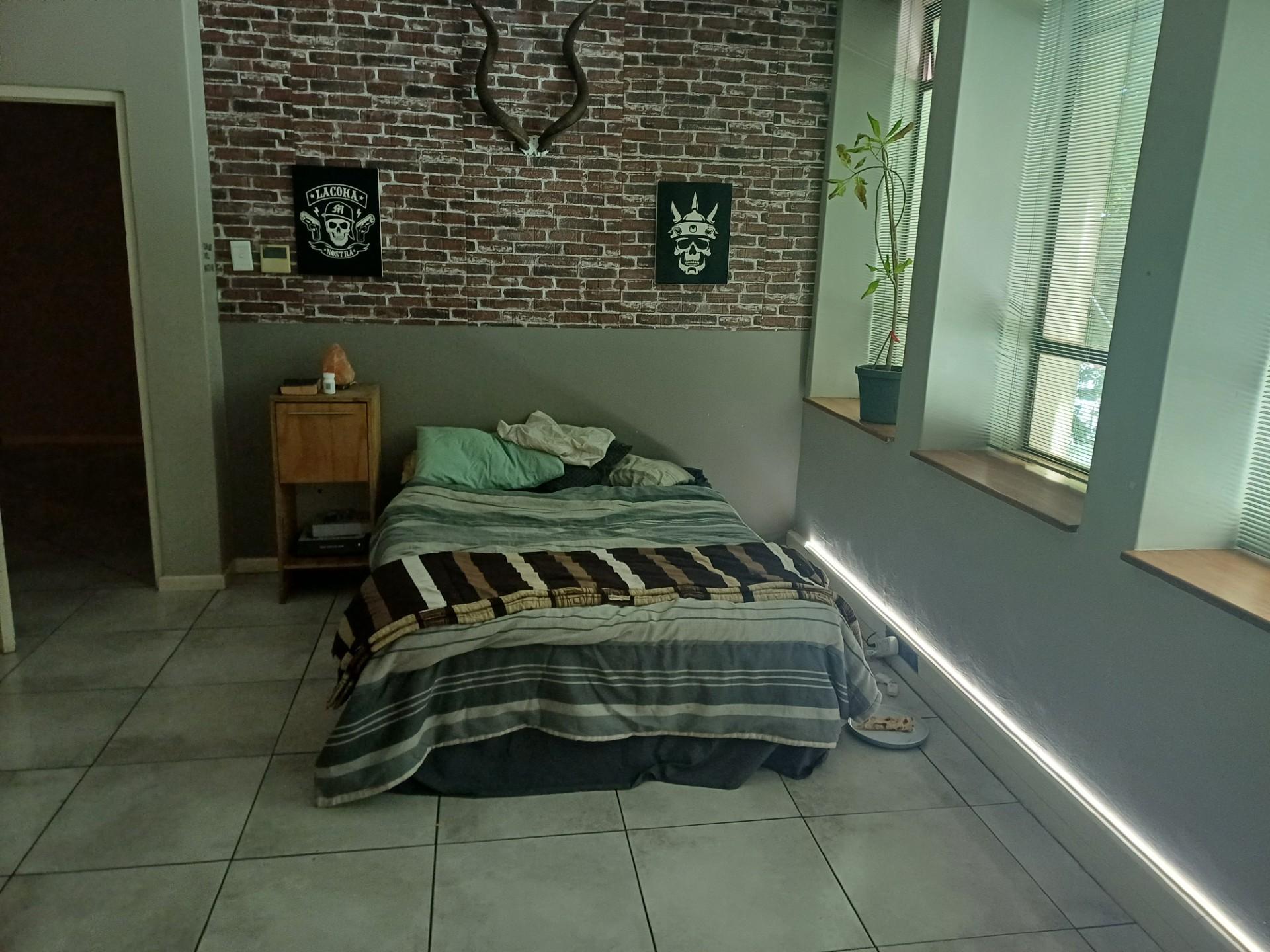 Image 3 of 6