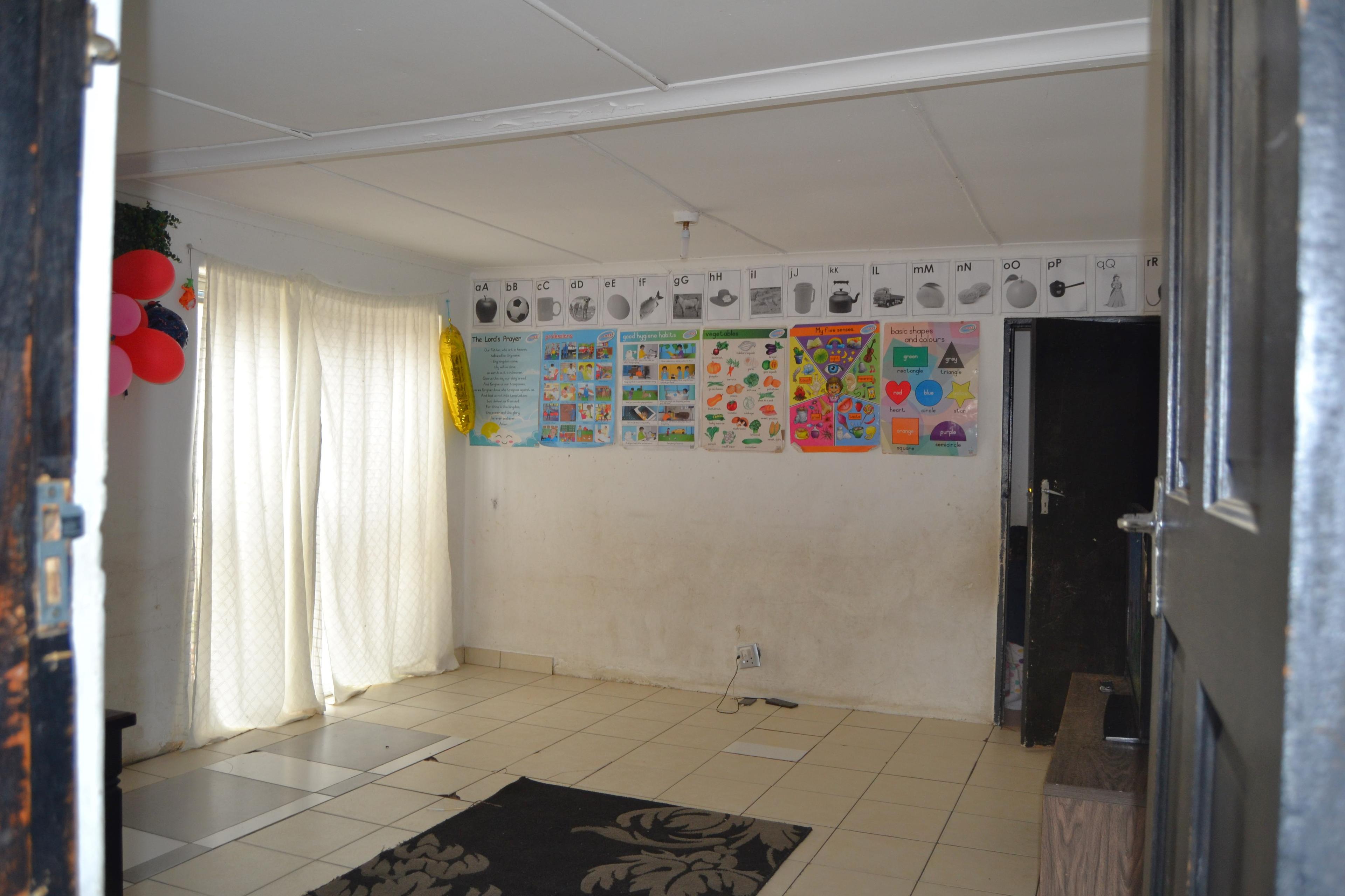 Image 4 of 6