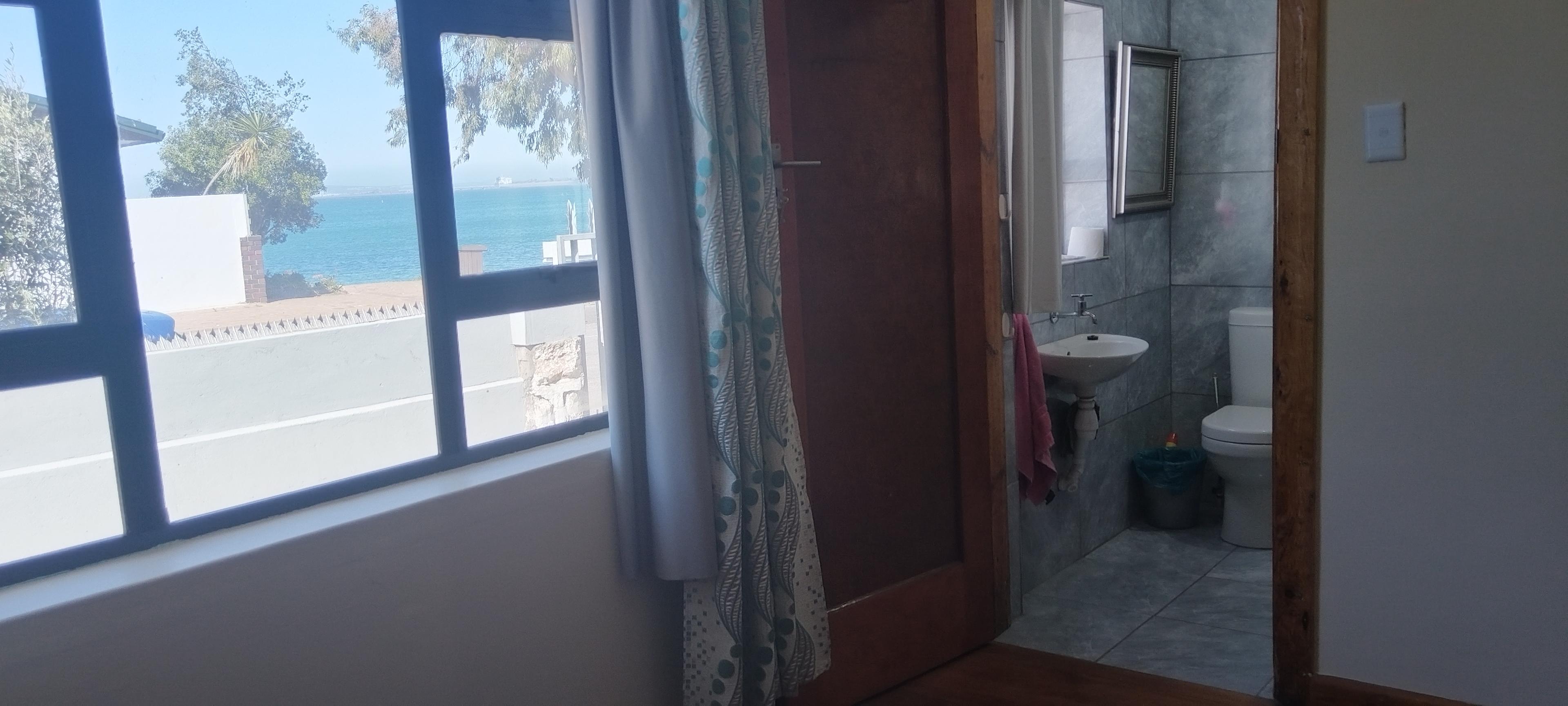 Image 4 of 6
