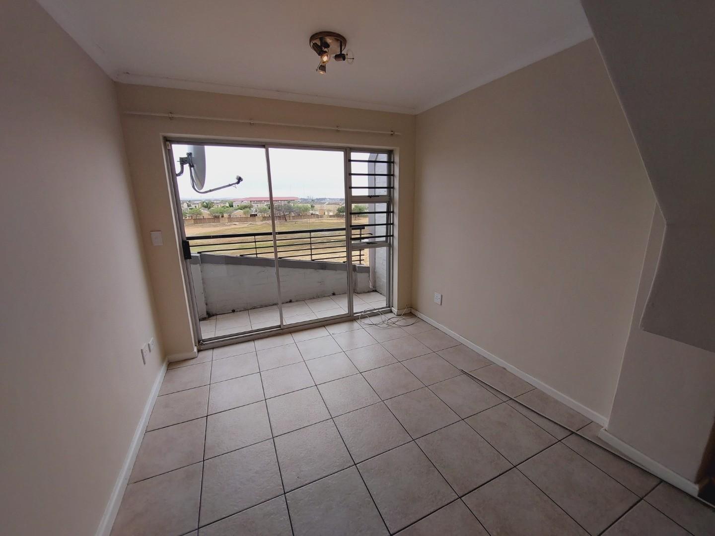 Image 4 of 6