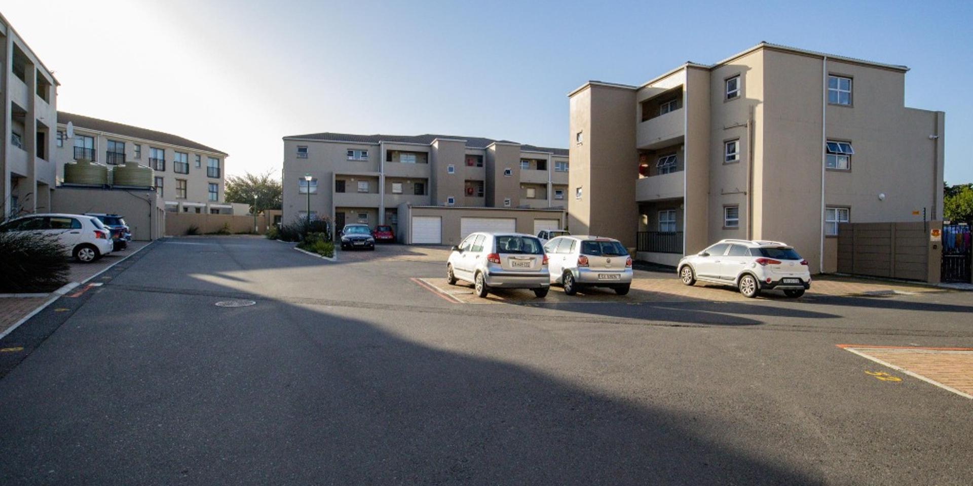 Image 2 of 6