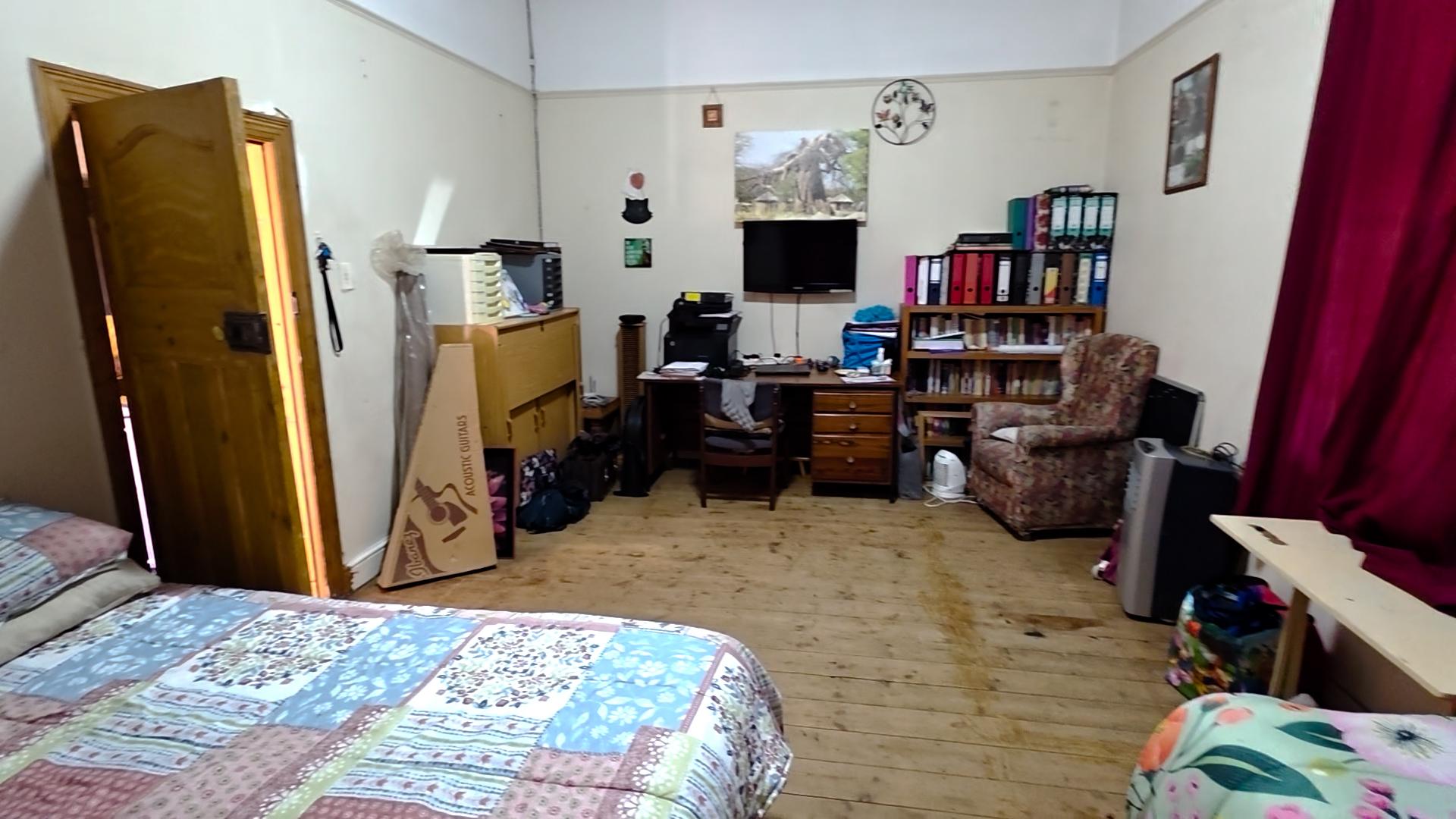 Image 2 of 6