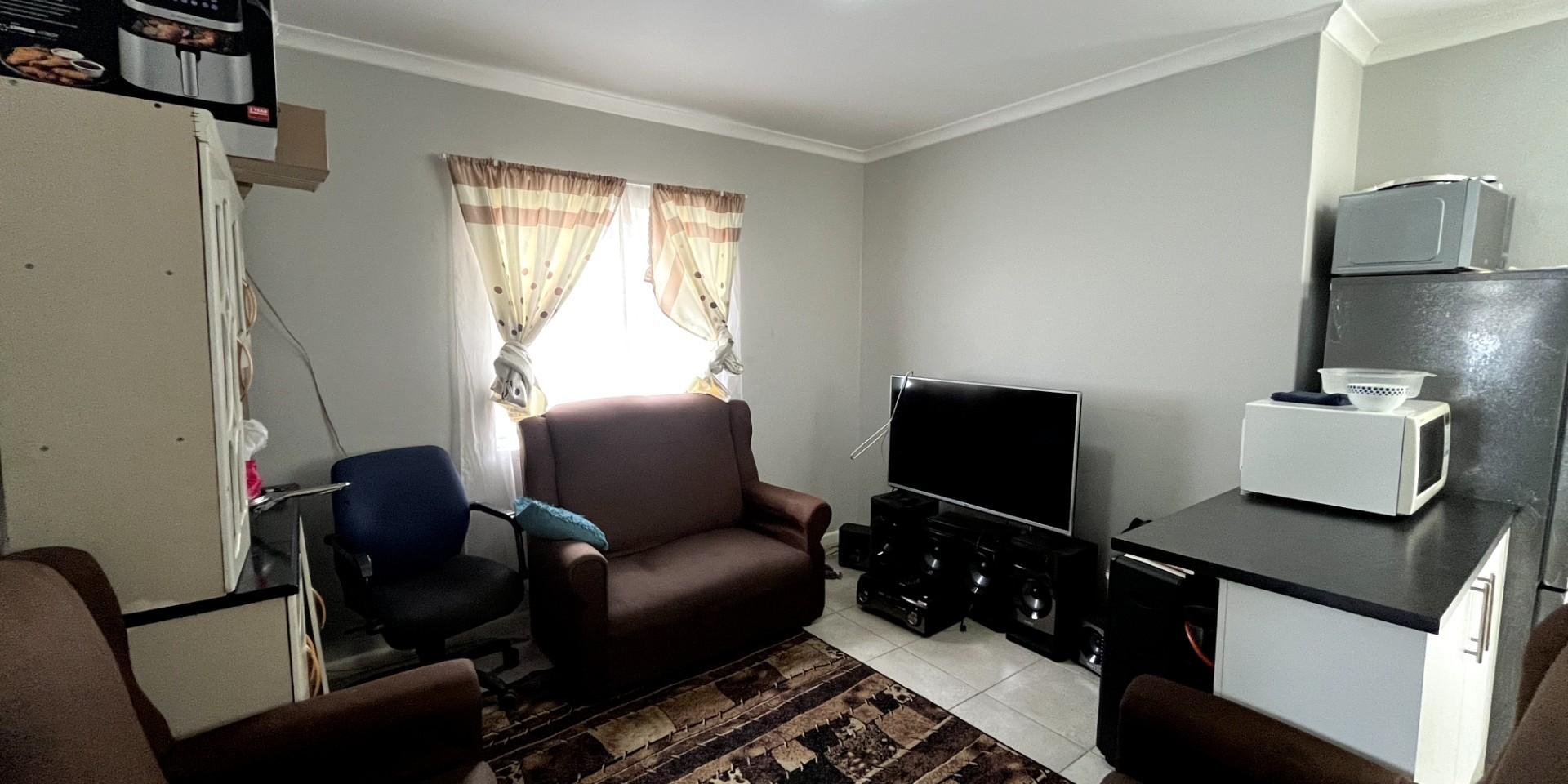 Image 5 of 6