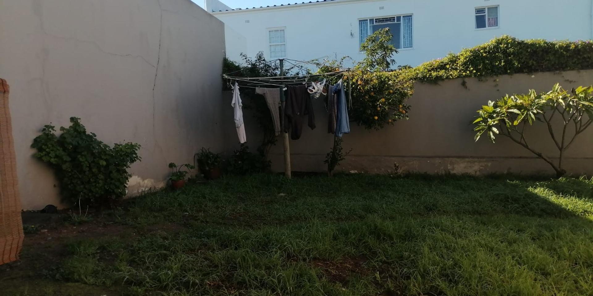 Image 4 of 6