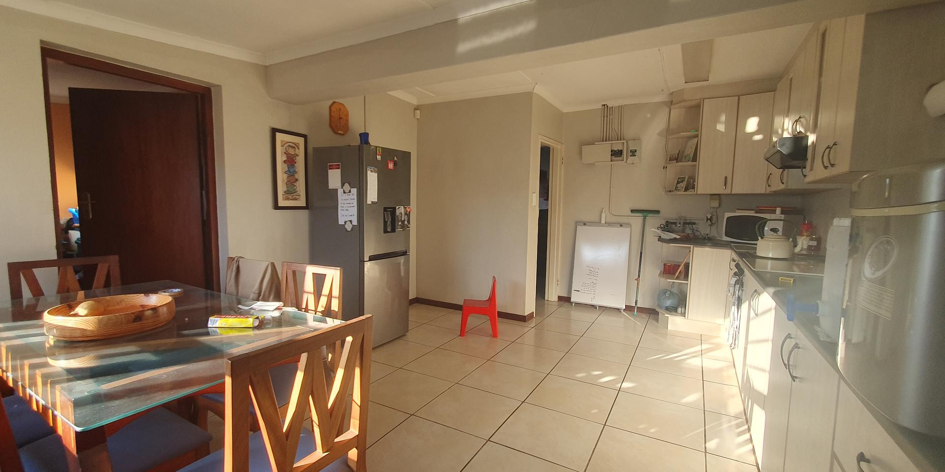 Image 4 of 6