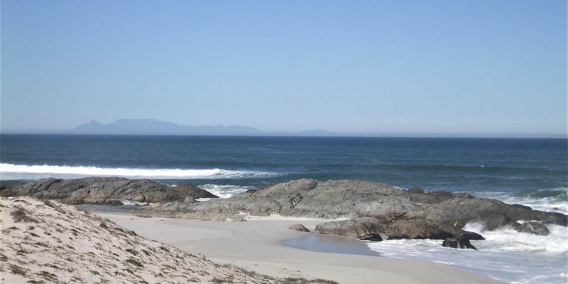 Image 2 of 6