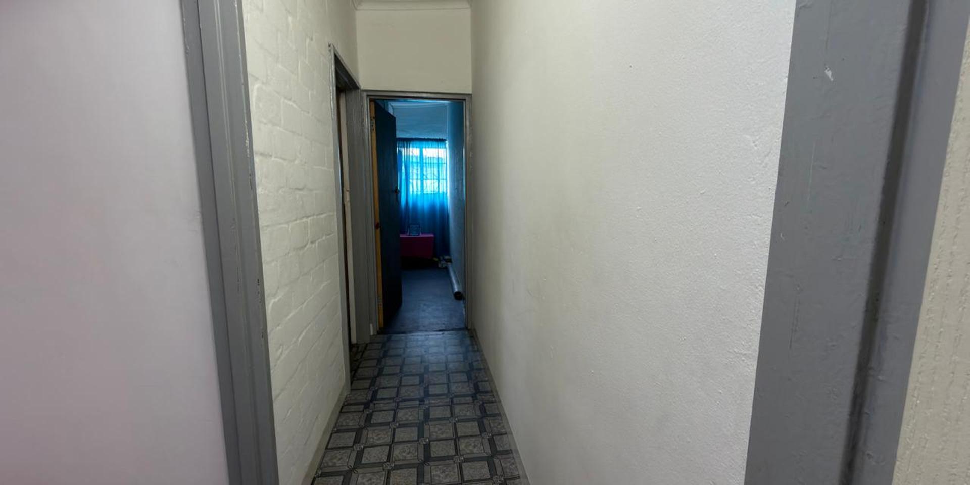 Image 3 of 6