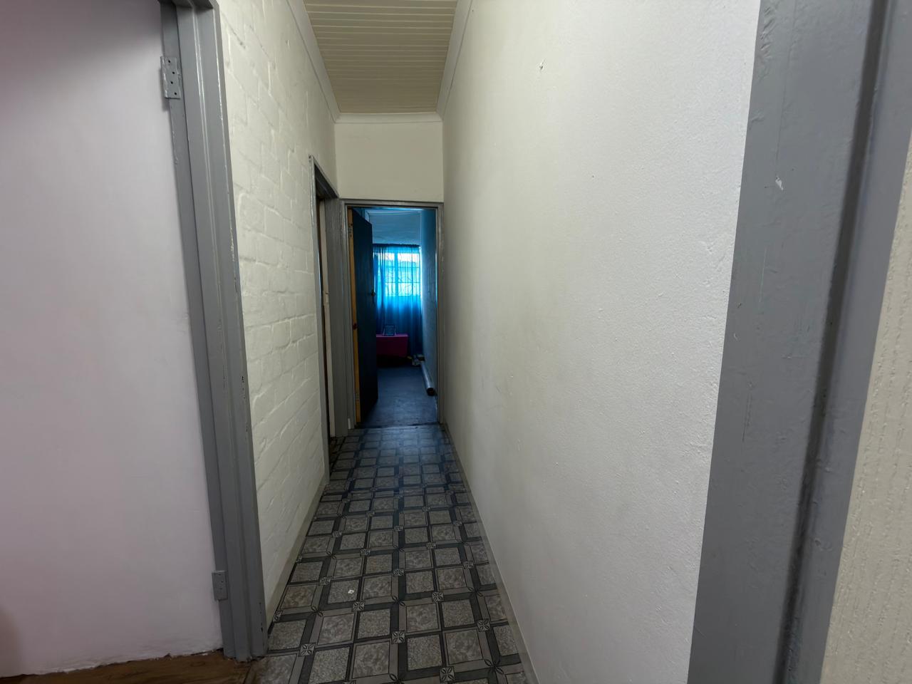 Image 3 of 6