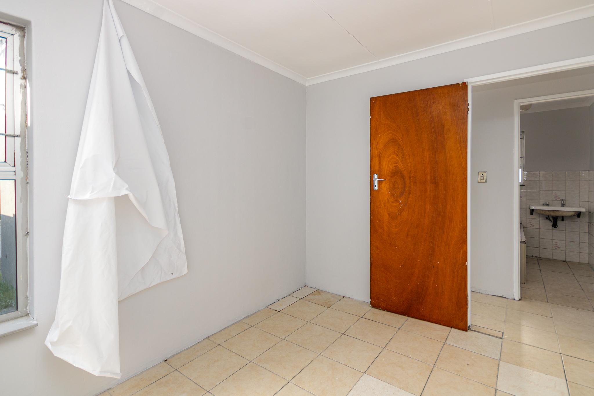 Image 5 of 6