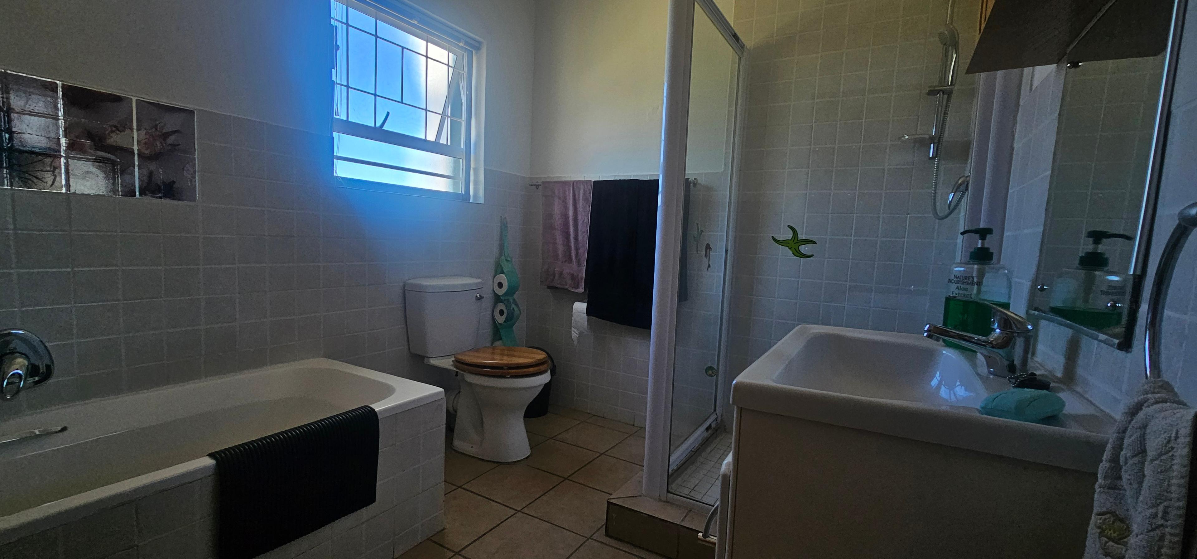 Image 4 of 6