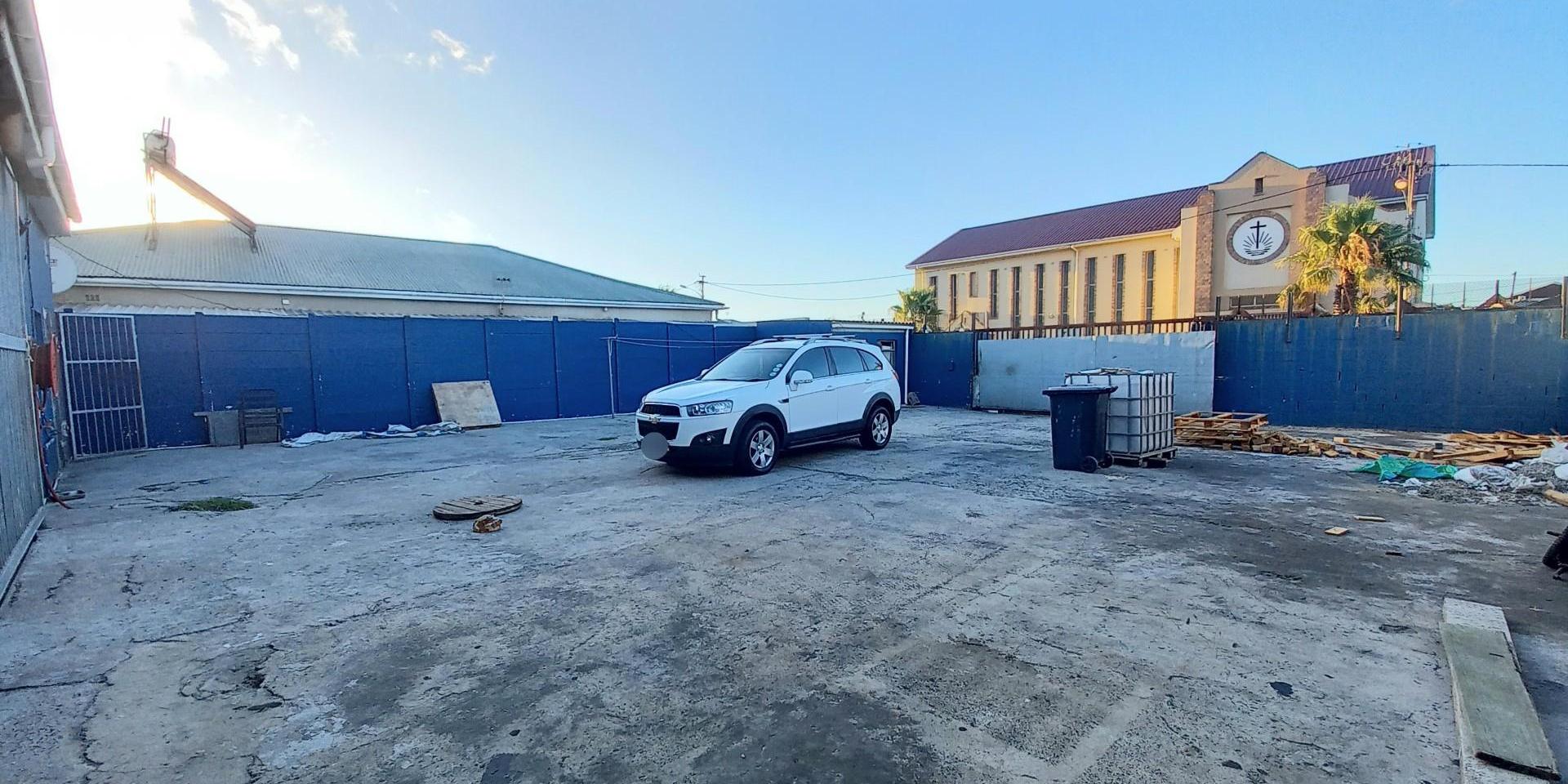 Image 2 of 6