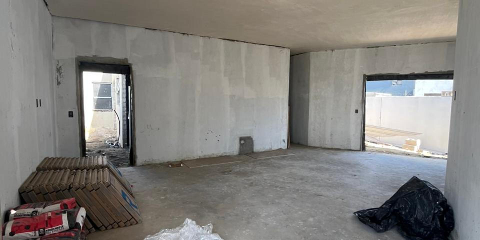 Image 2 of 6