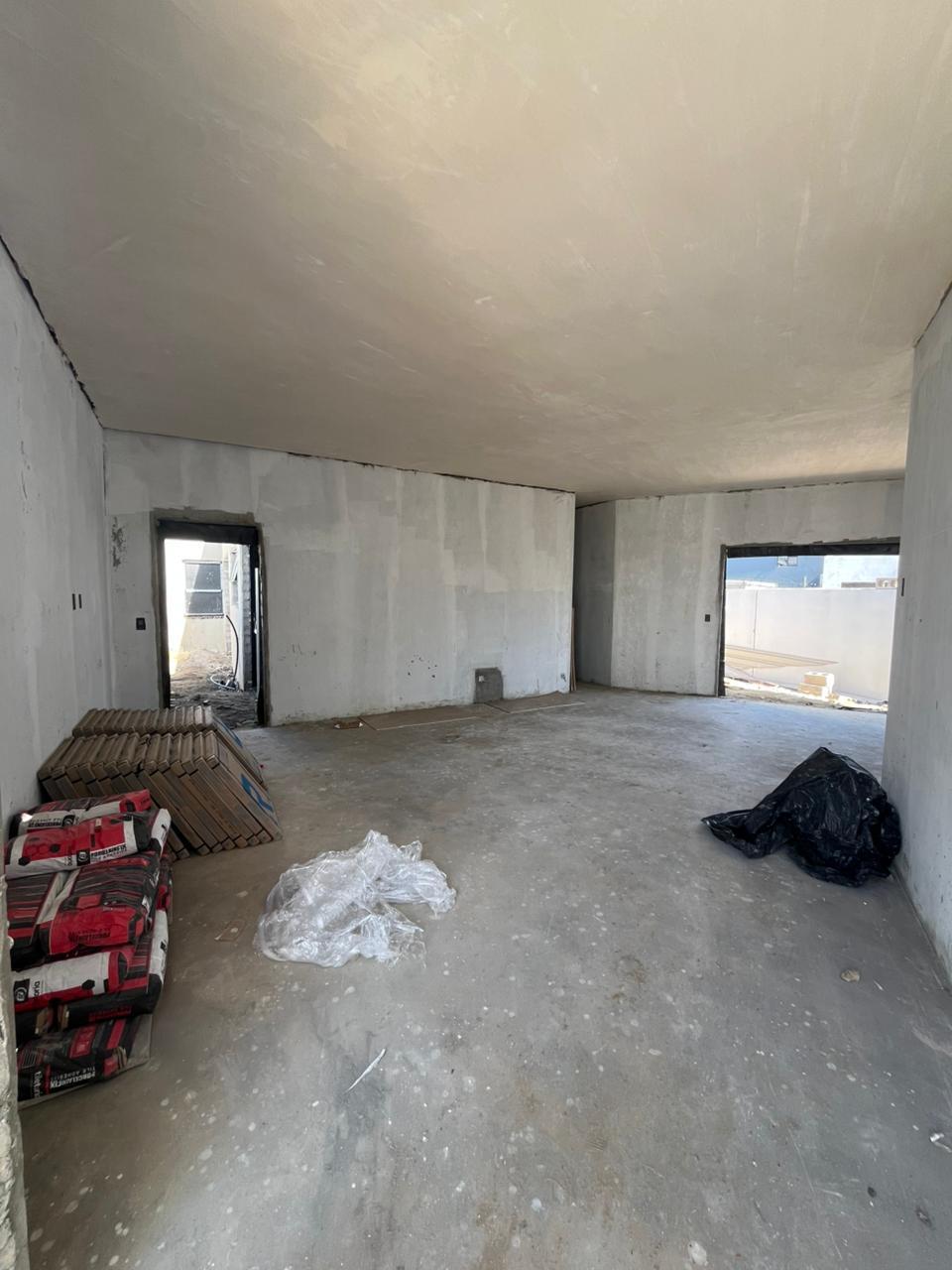 Image 2 of 6