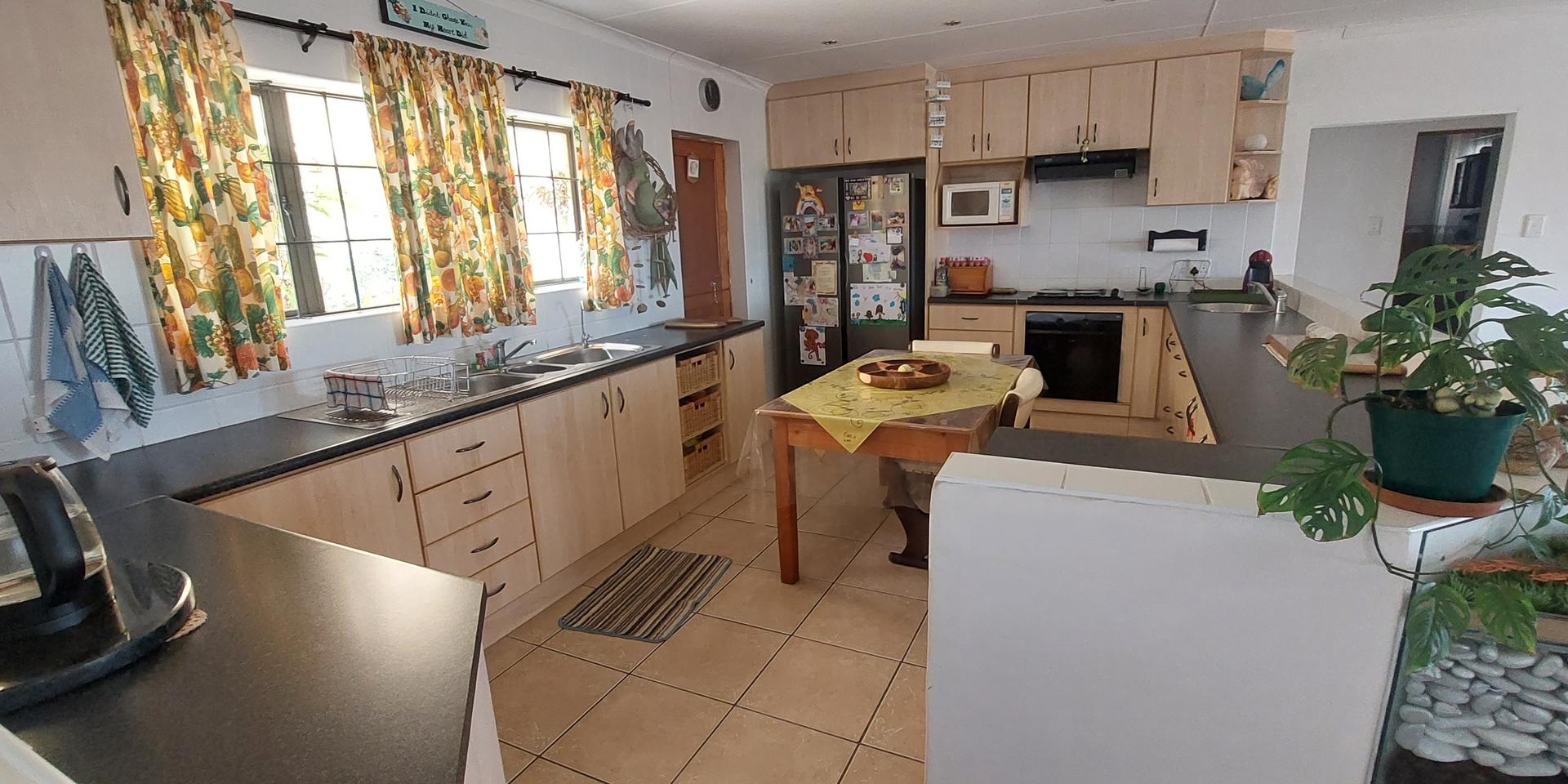 Image 4 of 6