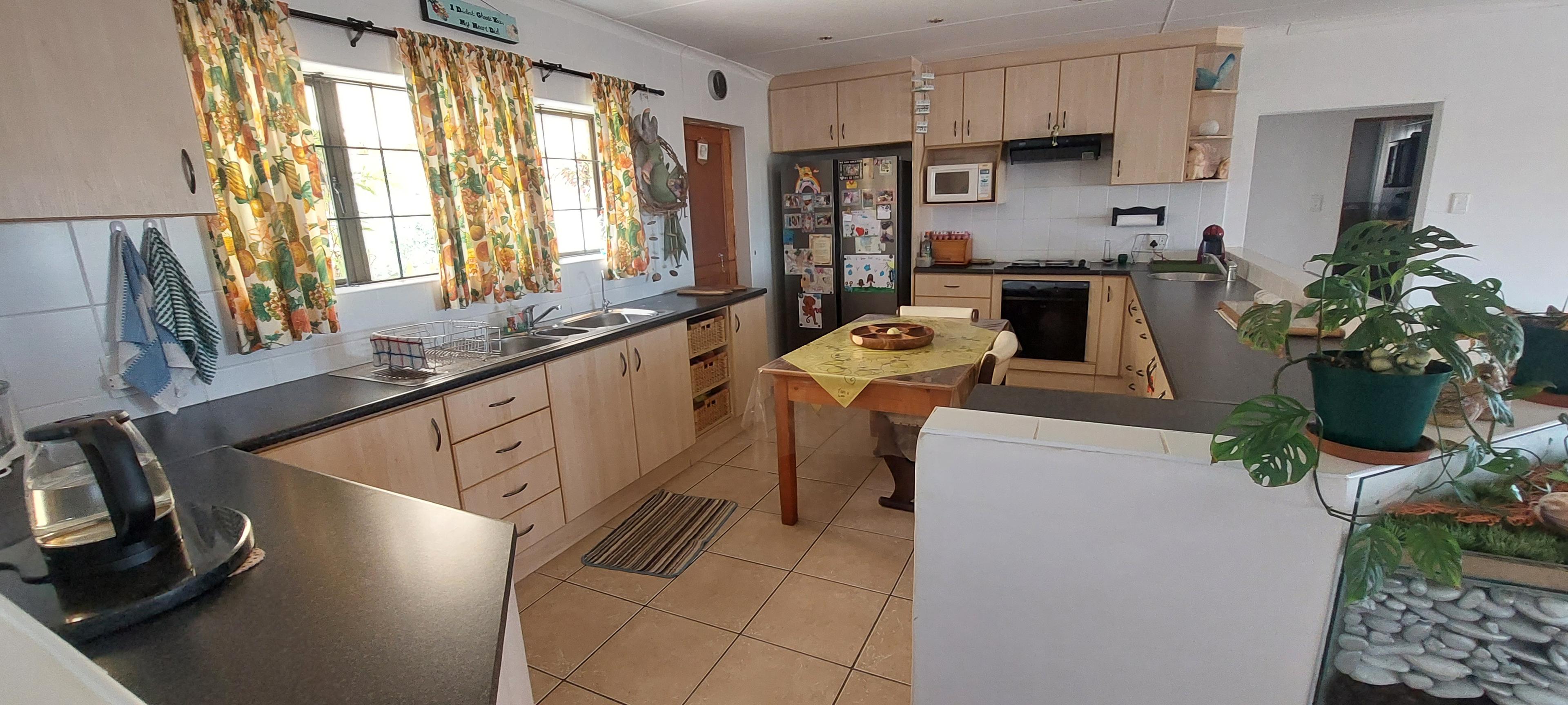Image 4 of 6