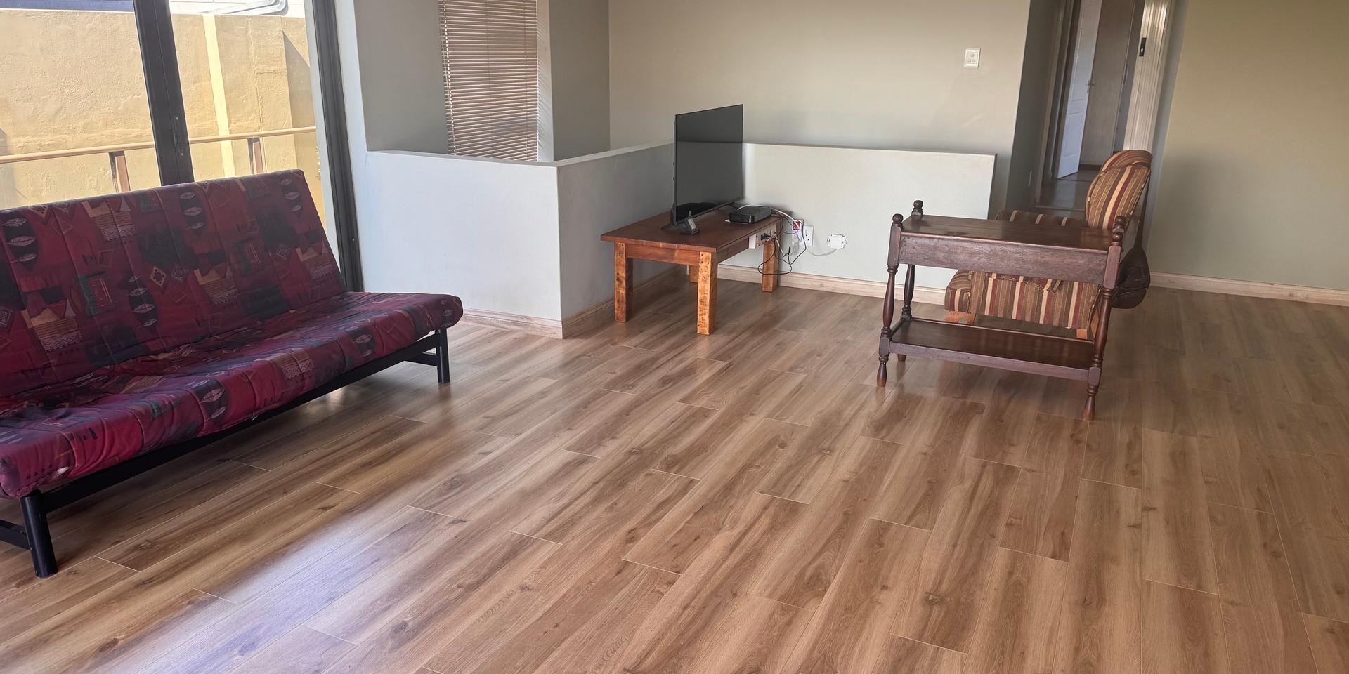 Image 4 of 6