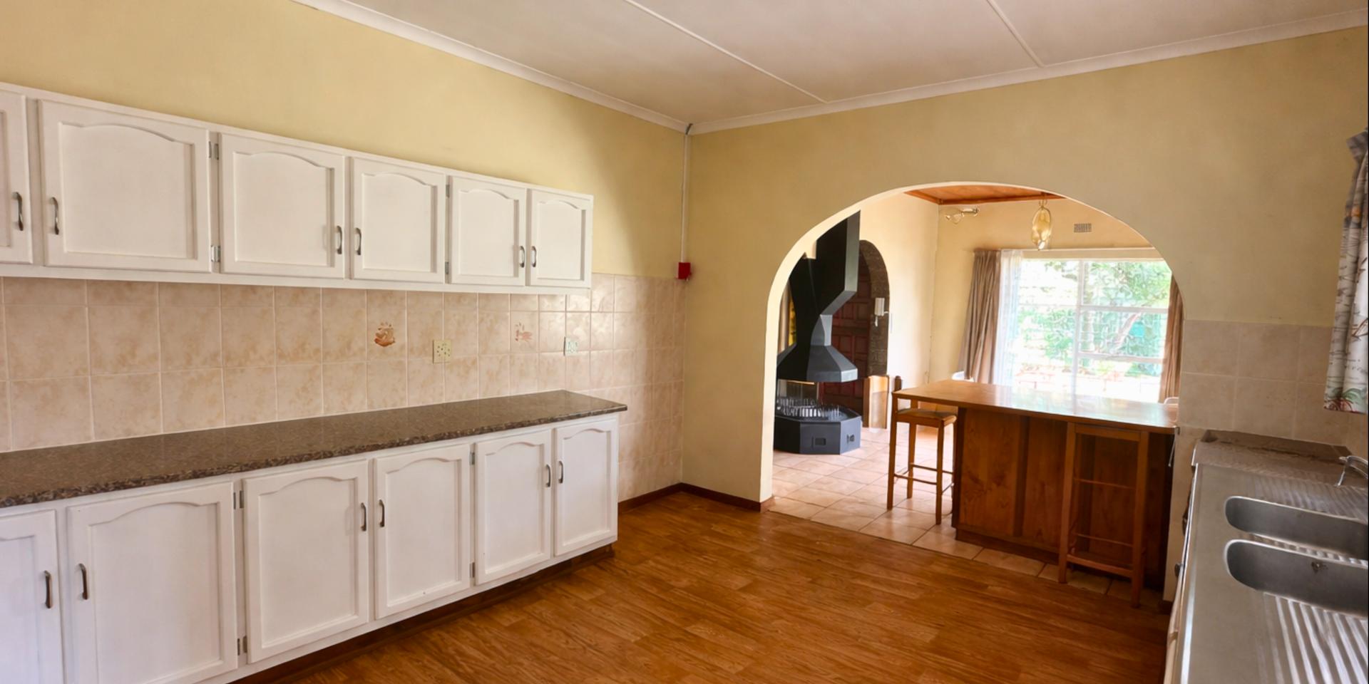 Image 2 of 6