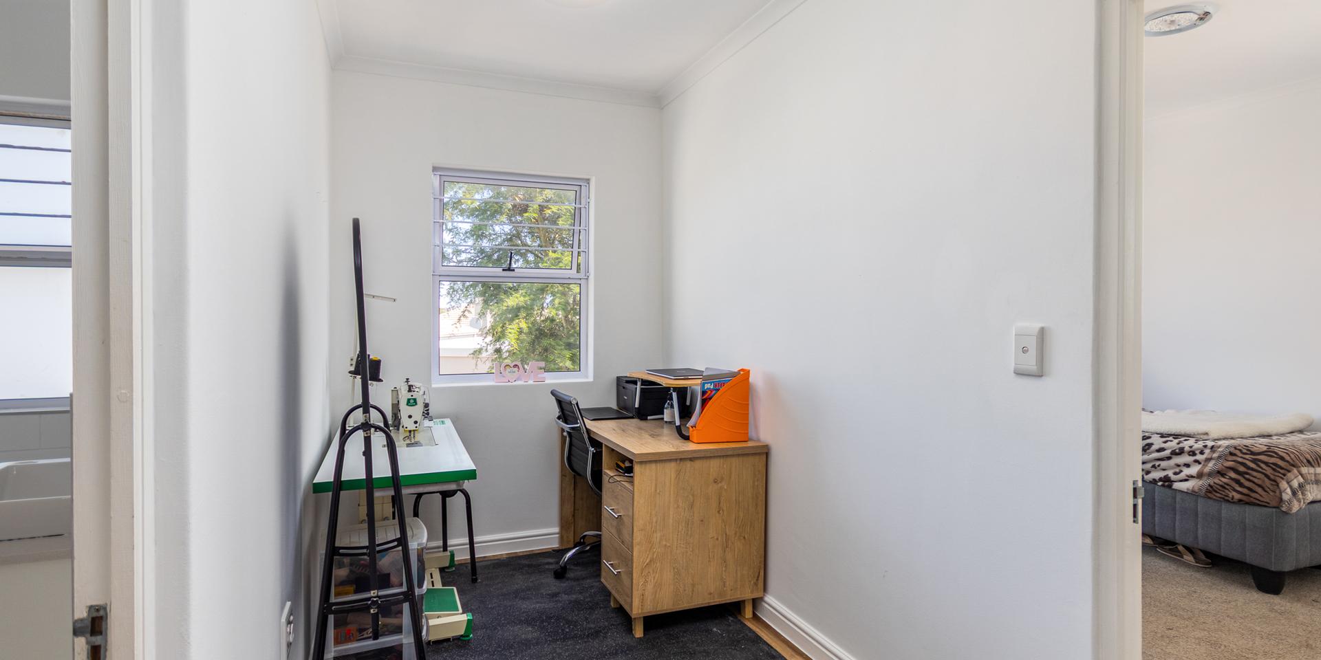 Image 3 of 6