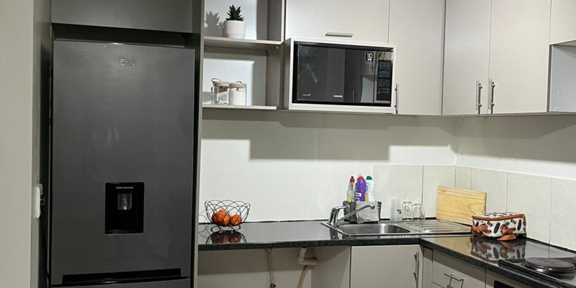 Image 2 of 6