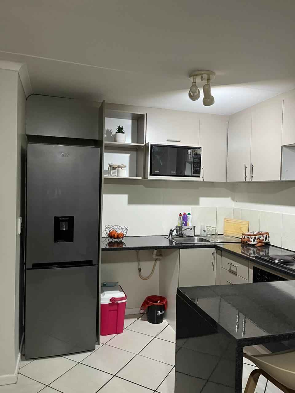 Image 2 of 6