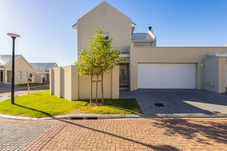 Main property image