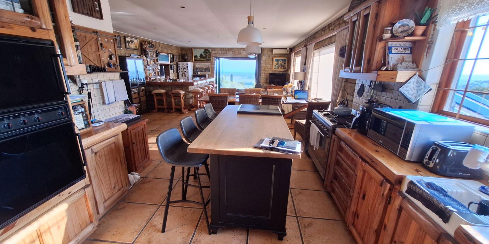 Image 4 of 6