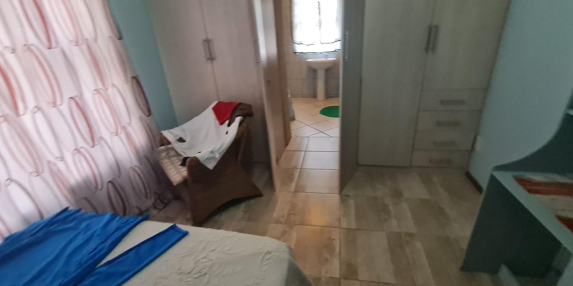Image 5 of 6