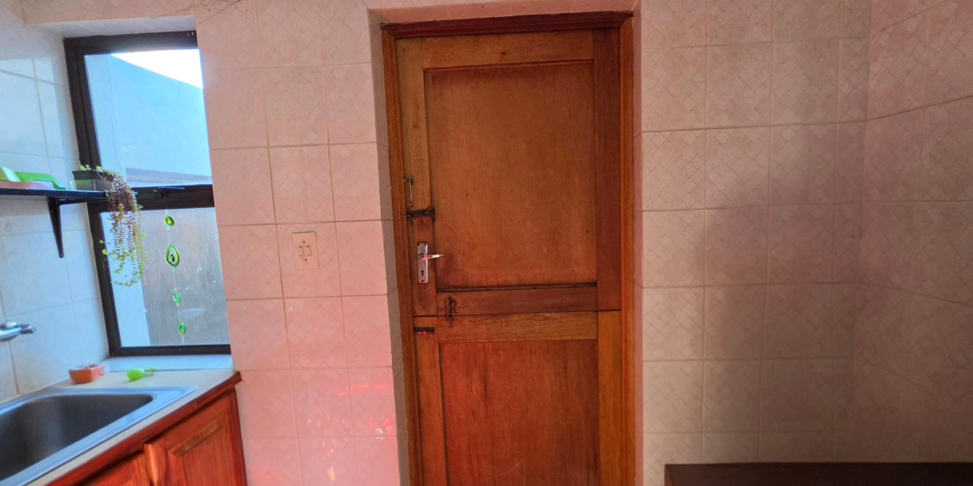Image 4 of 6