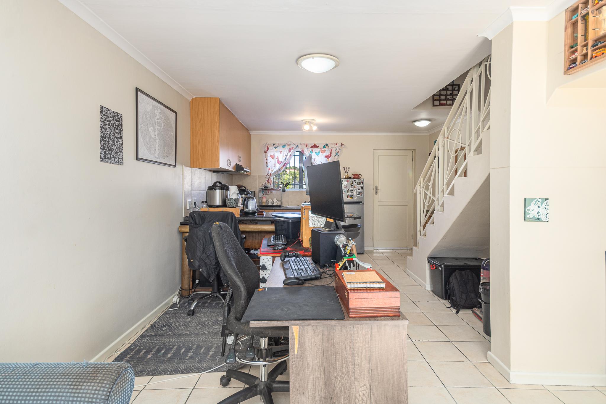 Image 4 of 6