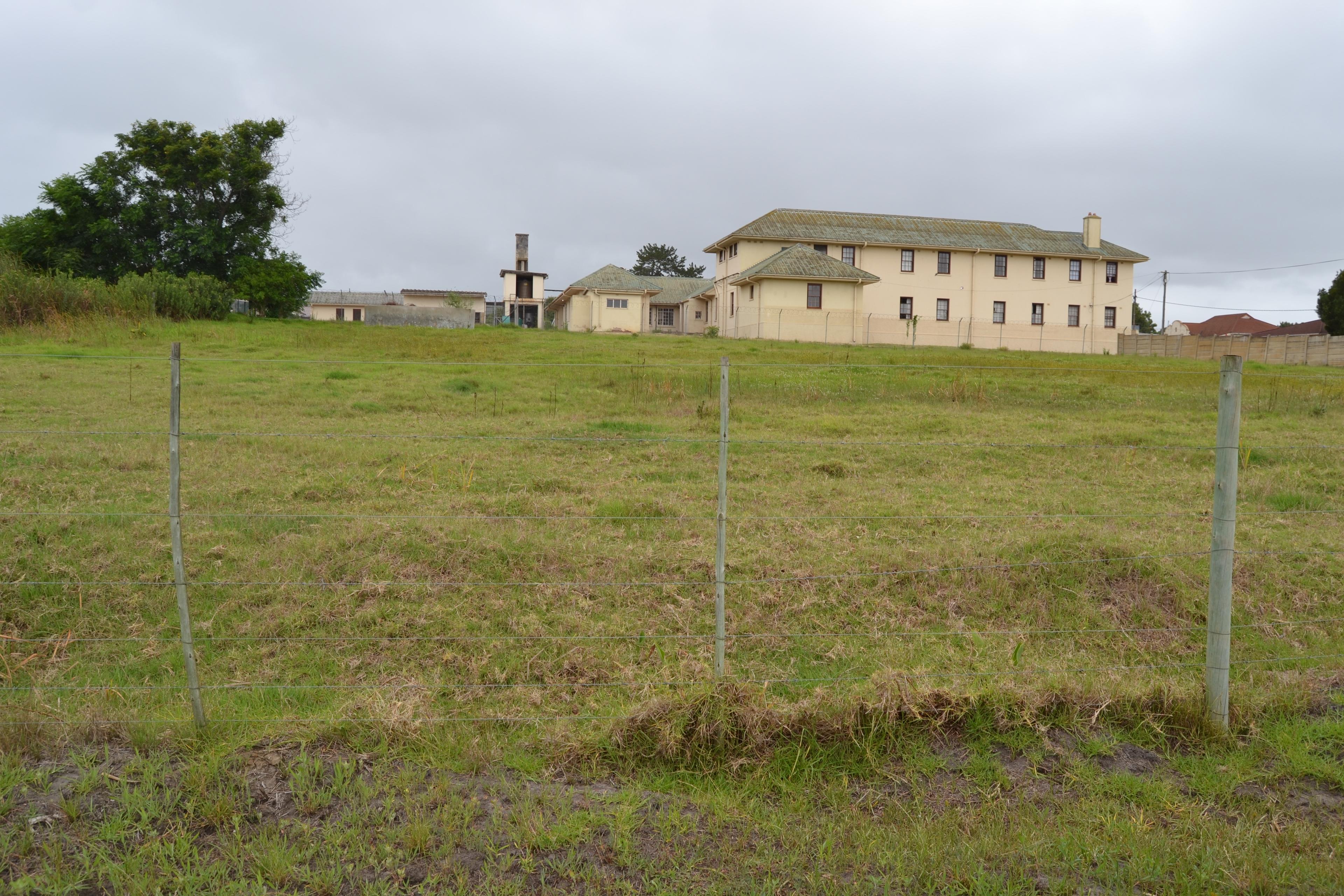 Image 2 of 6