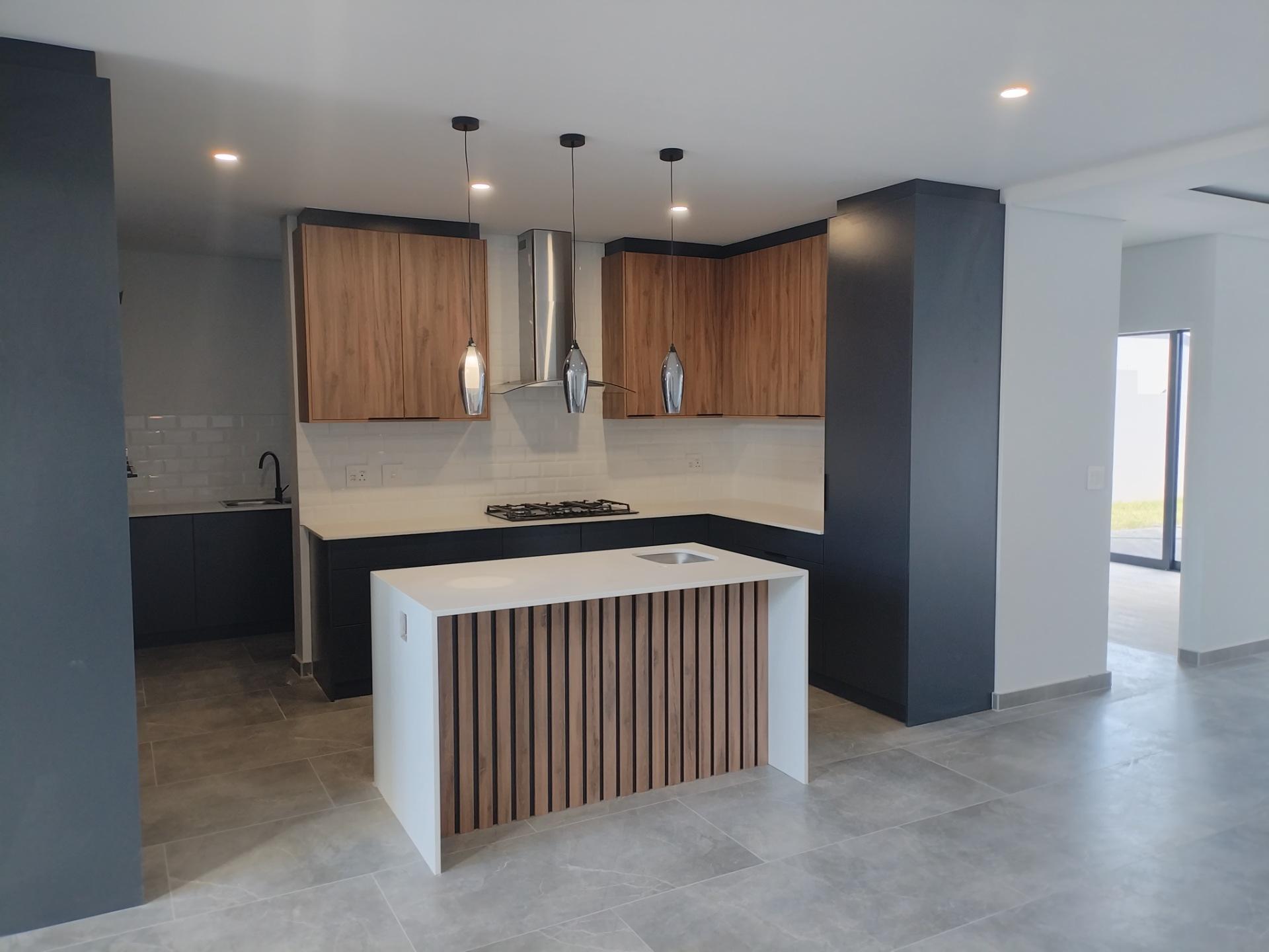 Image 4 of 6