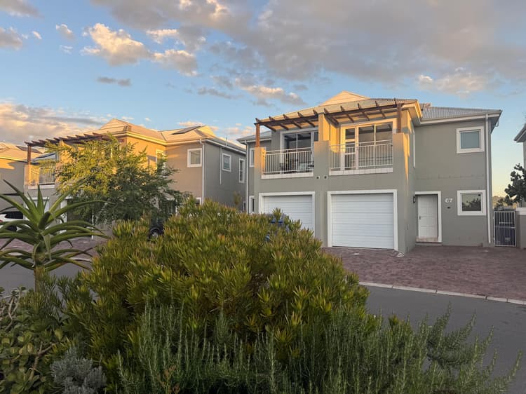 Main property image