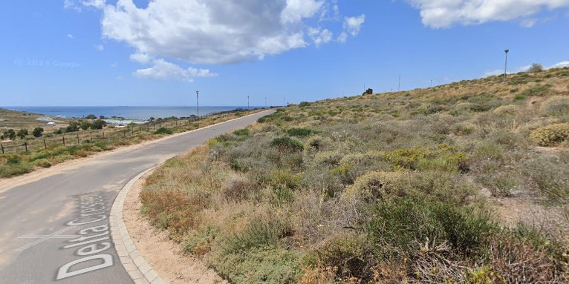 Image 2 of 6