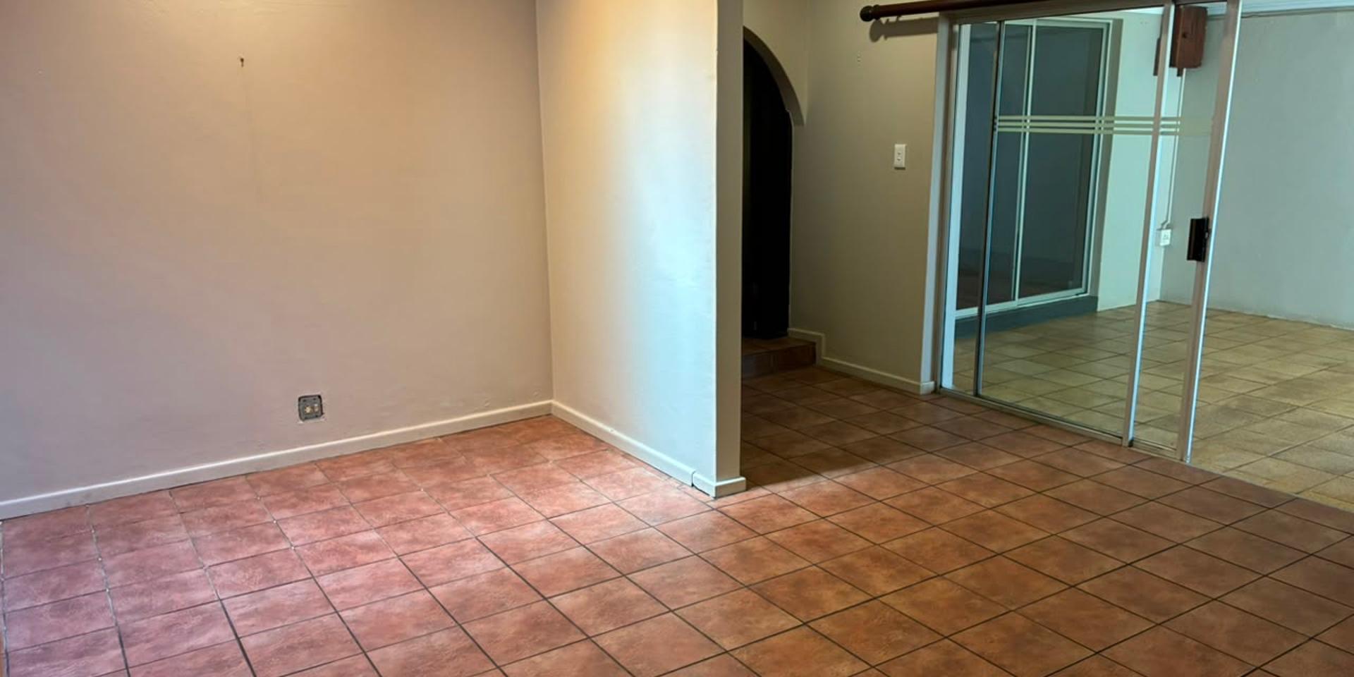 Image 4 of 6