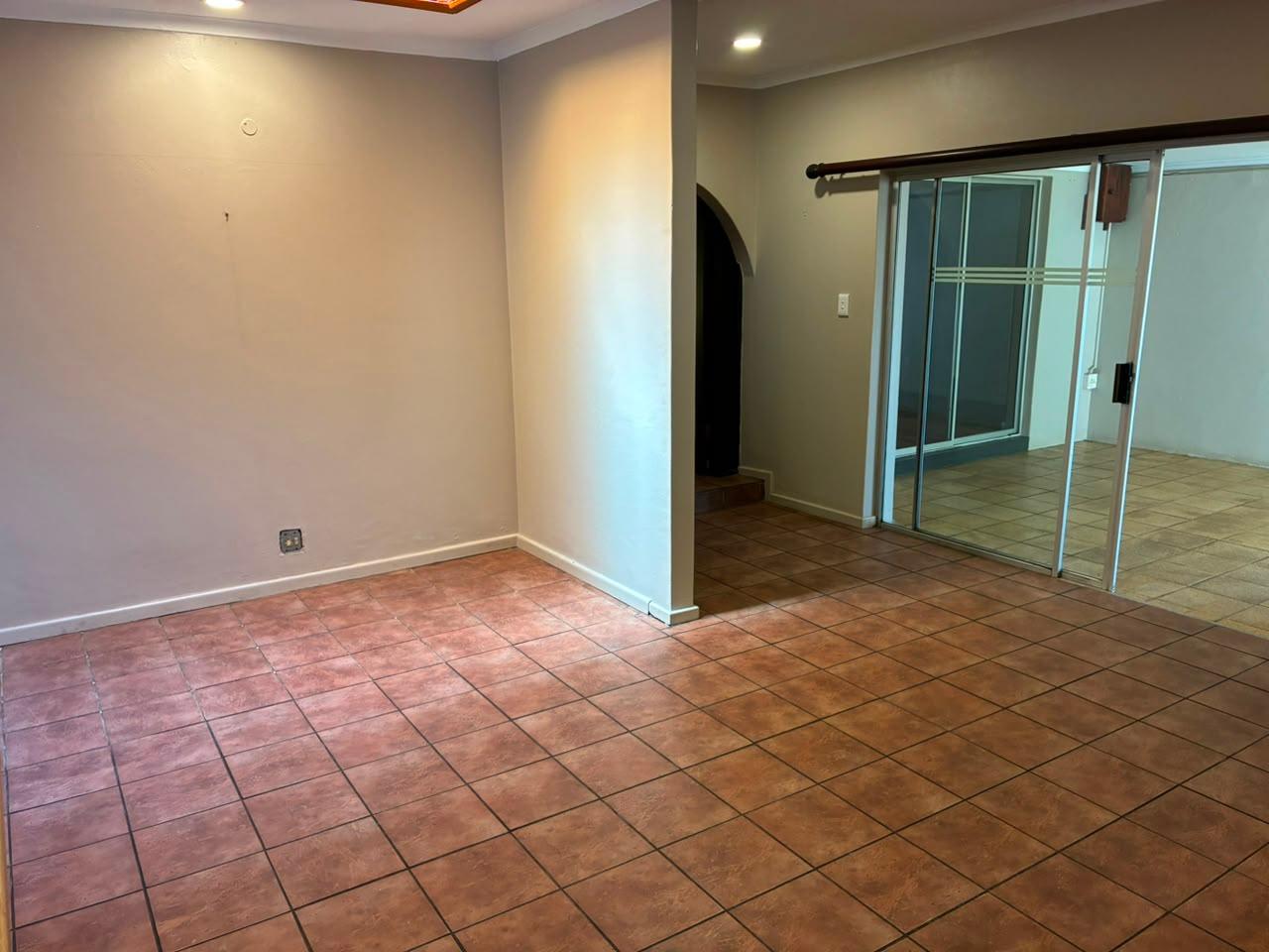 Image 4 of 6