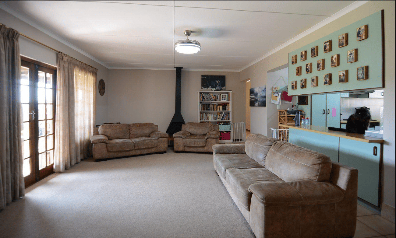 Image 2 of 6
