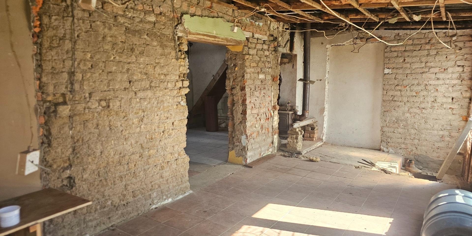 Image 4 of 6