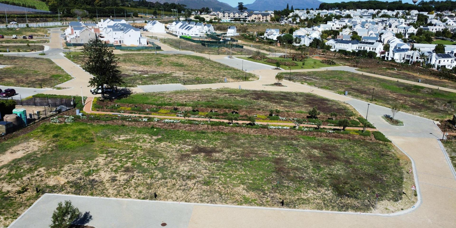 Image 4 of 6