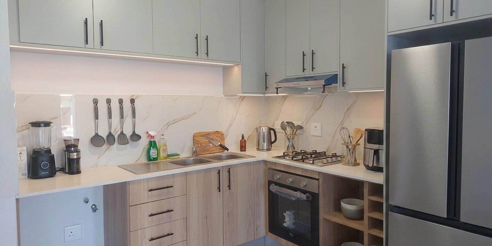 Image 4 of 6