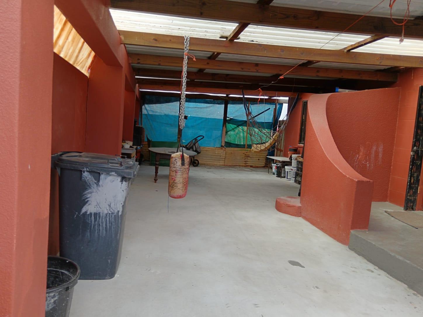 Image 3 of 6
