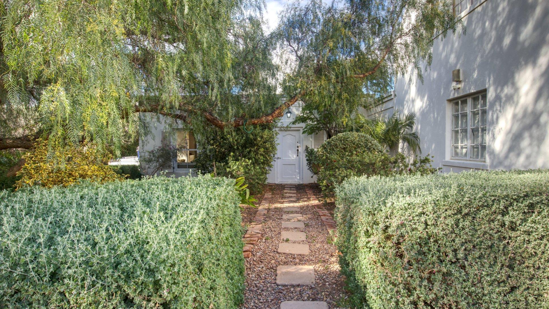 Image 3 of 6